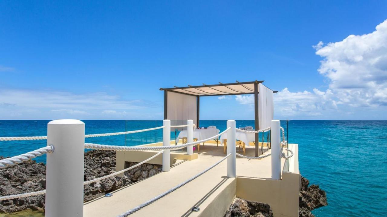 Maho Beach House - Grand Ocean Suite Экстерьер фото